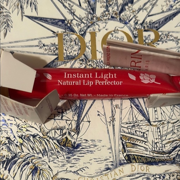 Clarins Instant Light Natural Lip Perfector - Red - Picture 2 of 3